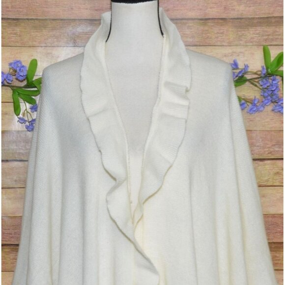 Croft & Barrow Women's Cream Cape Shawl Wrap Cardigan Sweater One Size Neutral - Picture 2 of 10